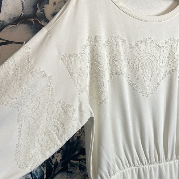 EXPRESS LACE TOP - Picture 2 of 12